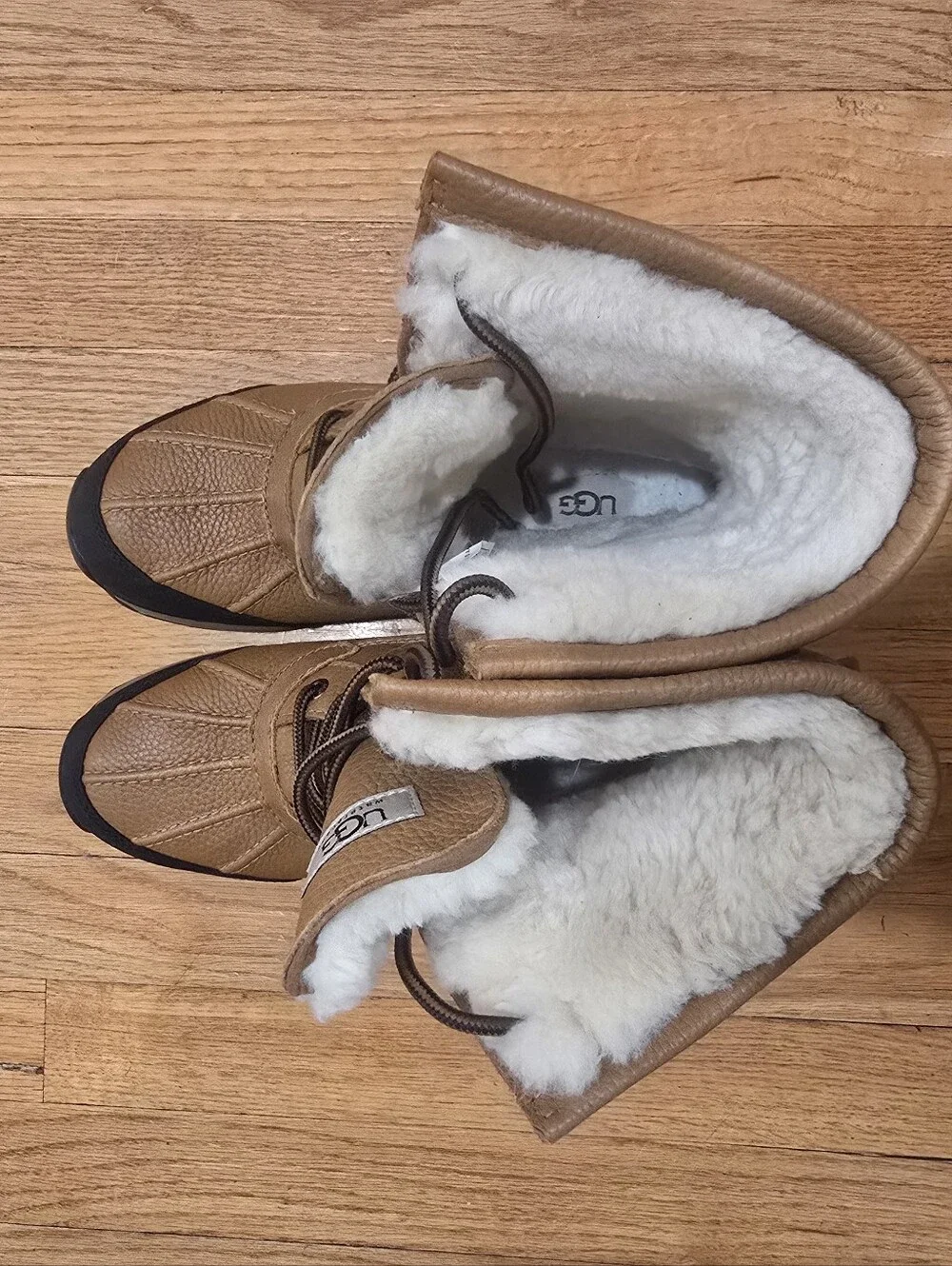UGG Women's Tan Brown Waterproof Lace-Up Winter Boots
